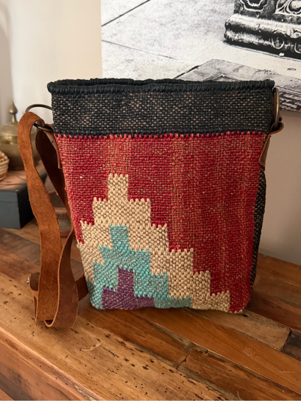 Baizaar Medium Crossbody Jute Bag